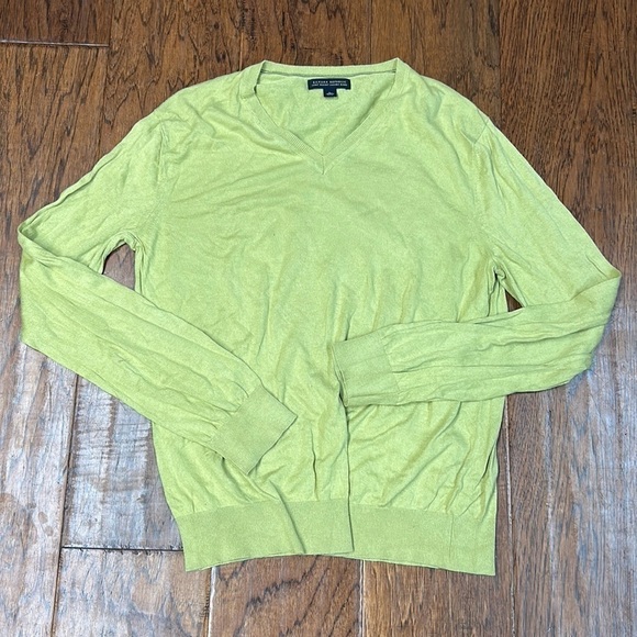 Banana Republic Sweaters - Banana republic light weight luxury blend sweater